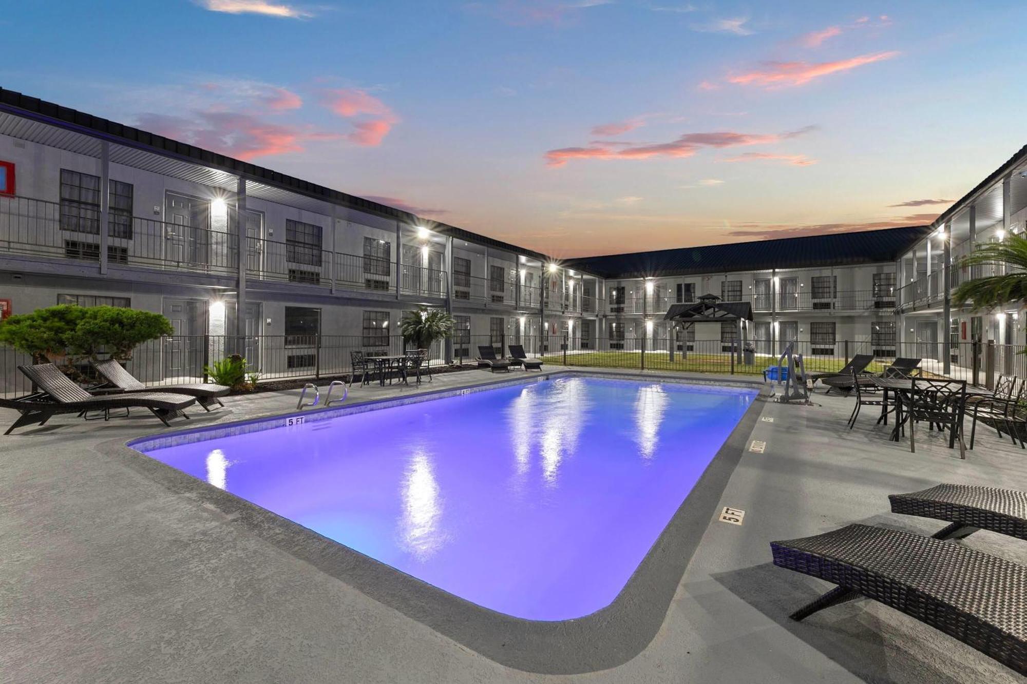Days Inn By Wyndham San Antonio Near Lackland Afb Dış mekan fotoğraf