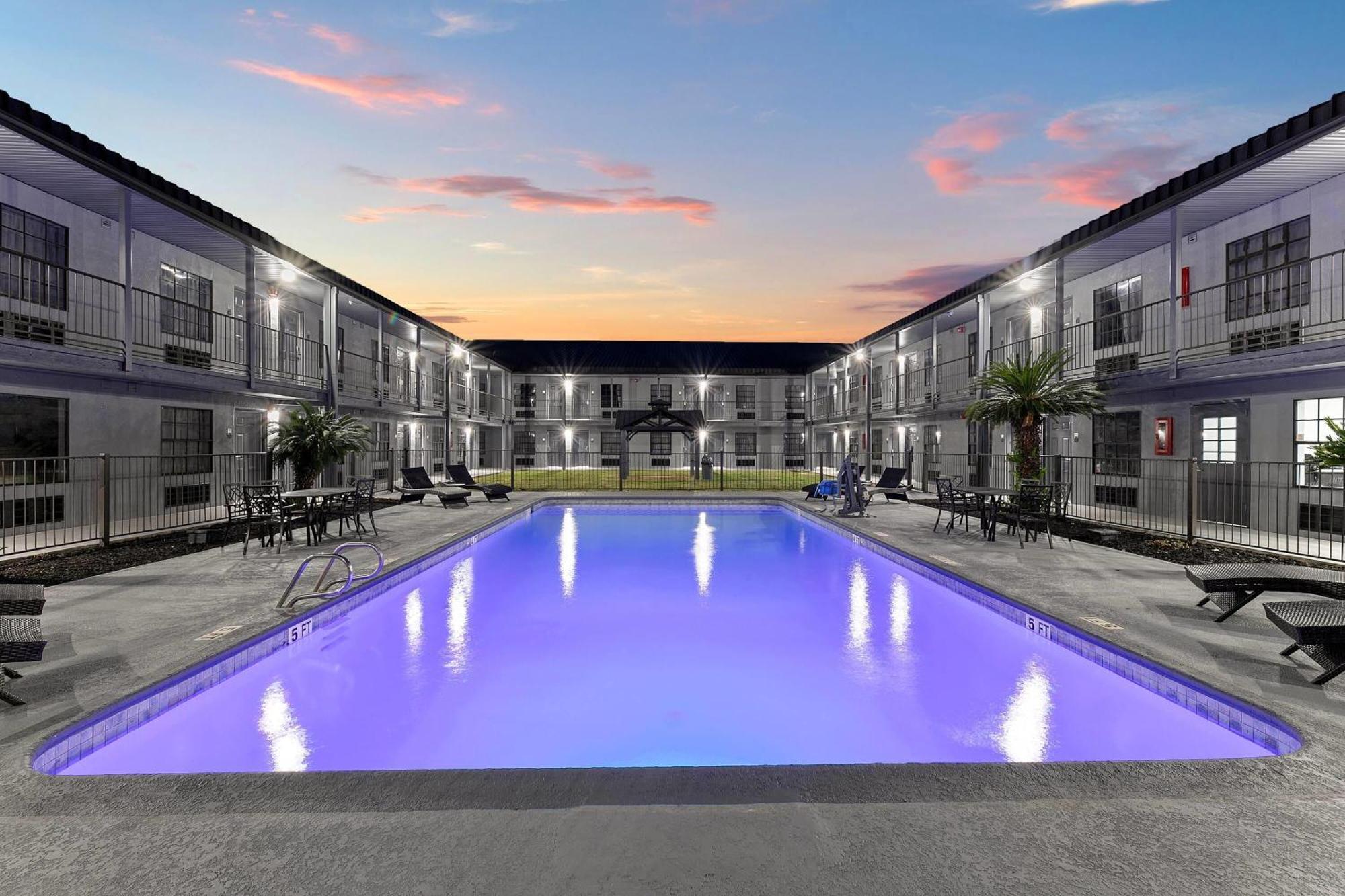 Days Inn By Wyndham San Antonio Near Lackland Afb Dış mekan fotoğraf