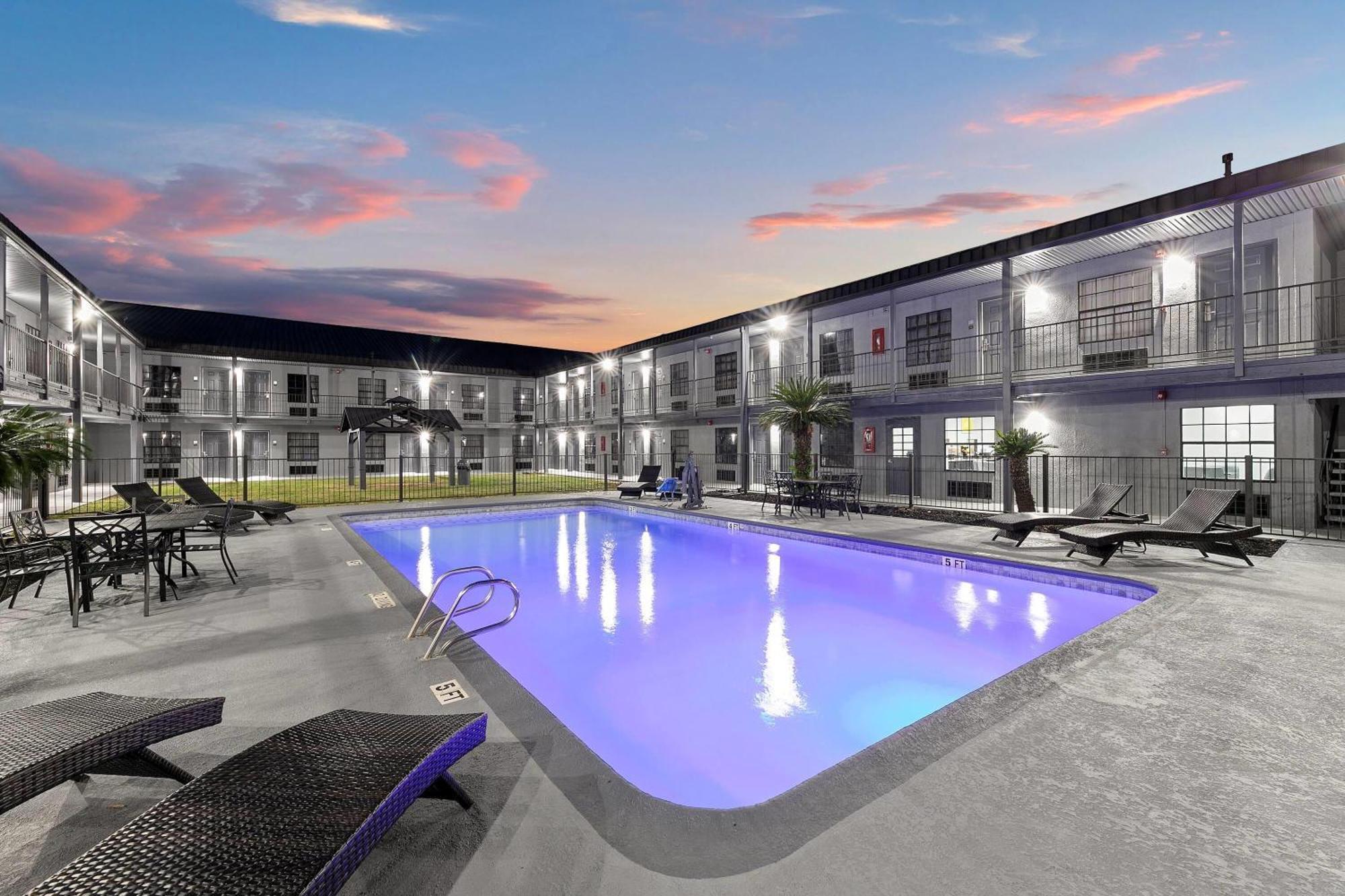 Days Inn By Wyndham San Antonio Near Lackland Afb Dış mekan fotoğraf