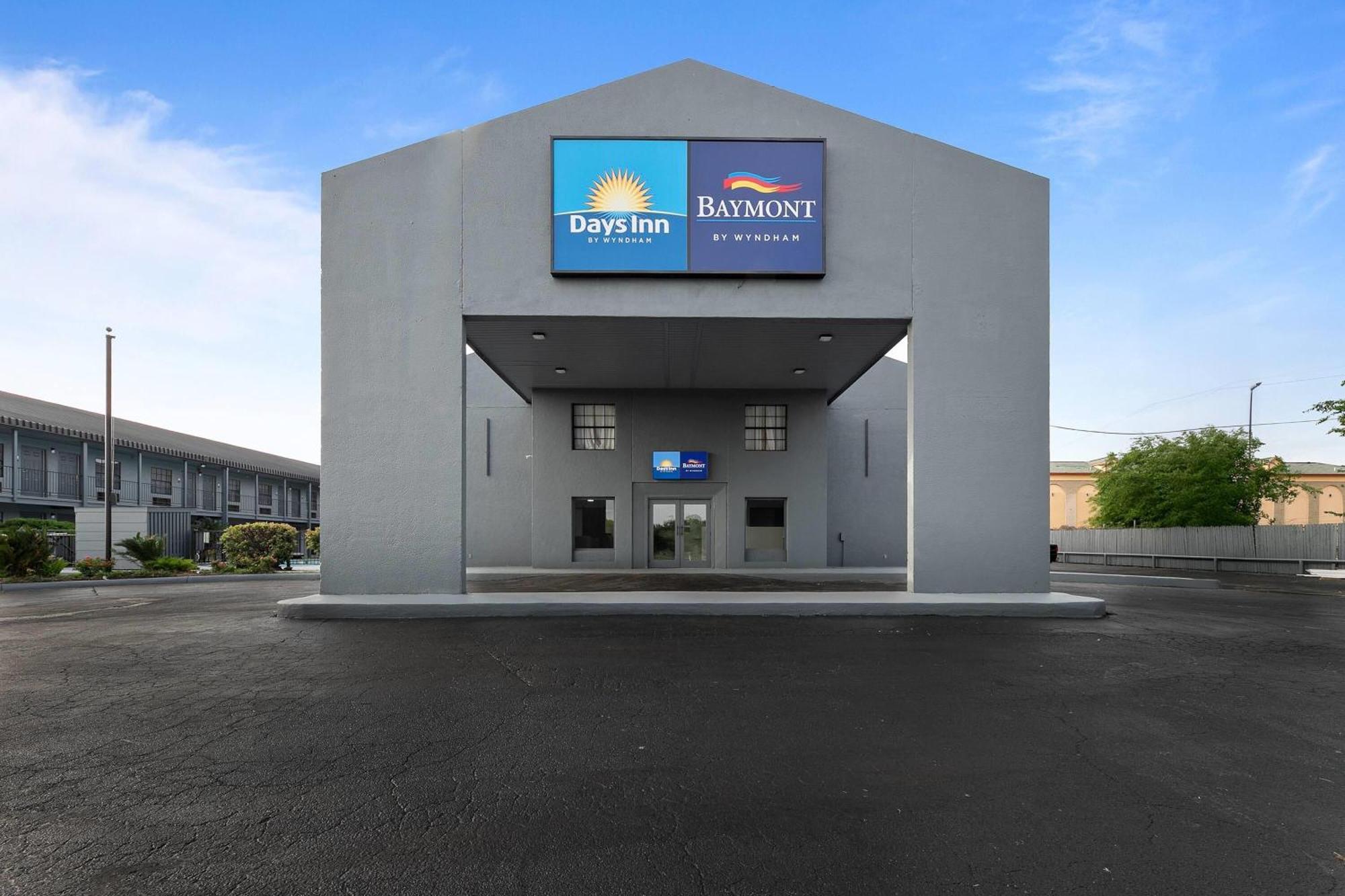 Days Inn By Wyndham San Antonio Near Lackland Afb Dış mekan fotoğraf